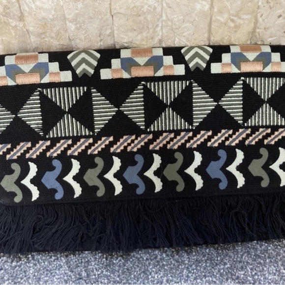 Stella & Dot Taj Multicolor Woven Tribal Fringed Geometric Envelope Clutch Bag - Picture 9 of 9